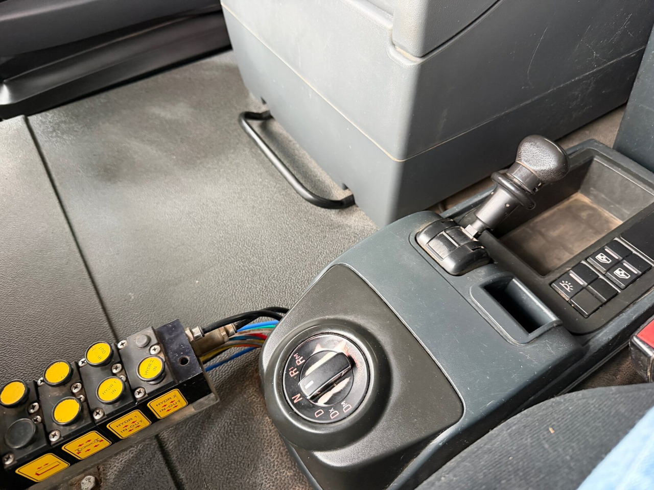 MAN TGS 26.480 6x4 BL TGS 26.480 6x4 BL, Motorabtrieb, Navi, Intarder, Hyva 20.60 S - Horgos rakodó teherautó: 3 kép. MAN TGS 26.480 6x4 BL TGS 26.480 6x4 BL, Motorabtrieb, Navi, Intarder, Hyva 20.60 S - Horgos rakodó teherautó: 3 kép.