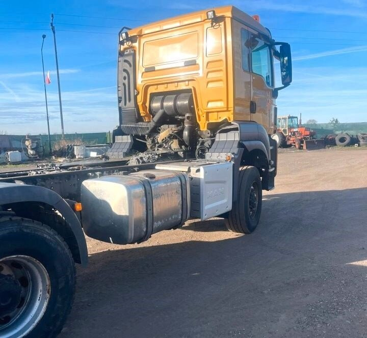 MAN TGS 26.510 6x4-4 BL TGS 26.510 6x4-4 BL, PriTrader, Lenk-/Liftachse - Horgos rakodó teherautó: 4 kép. MAN TGS 26.510 6x4-4 BL TGS 26.510 6x4-4 BL, PriTrader, Lenk-/Liftachse - Horgos rakodó teherautó: 4 kép.