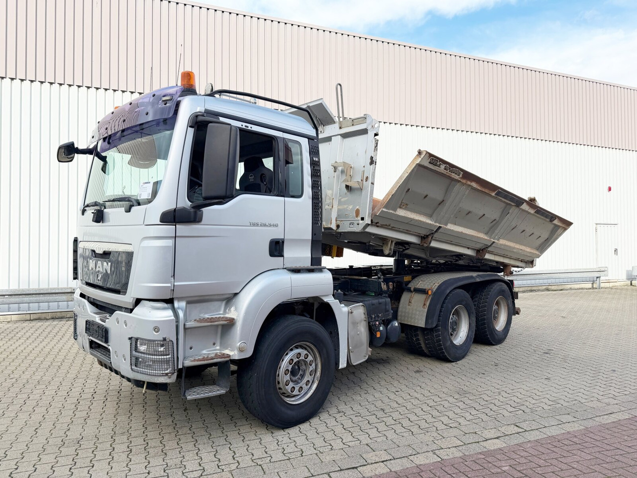 MAN TGS 26.540 6x4 BL TGS 26.540 6x4 BL, Intarder, Bordmatik - Billenőplatós teherautó: 1 kép. MAN TGS 26.540 6x4 BL TGS 26.540 6x4 BL, Intarder, Bordmatik - Billenőplatós teherautó: 1 kép.