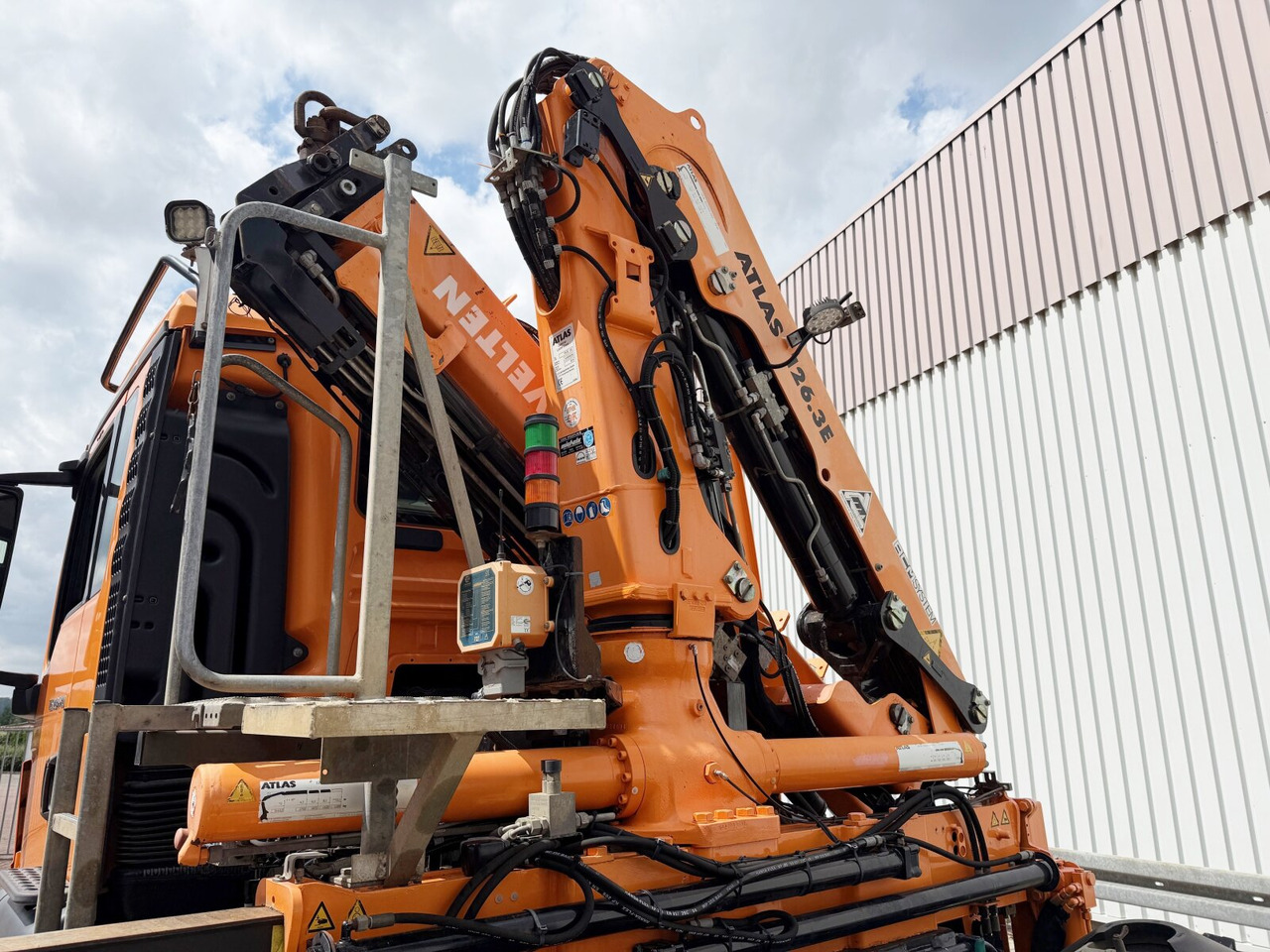 MAN TGS 28.440 6x2-4 BL TGS 28.440 6x2-4 BL, Lenk-/Liftachse, Kran Atlas 126.3E-A2L, Funk - Horgos rakodó teherautó, Darus autó: 3 kép. MAN TGS 28.440 6x2-4 BL TGS 28.440 6x2-4 BL, Lenk-/Liftachse, Kran Atlas 126.3E-A2L, Funk - Horgos rakodó teherautó, Darus autó: 3 kép.