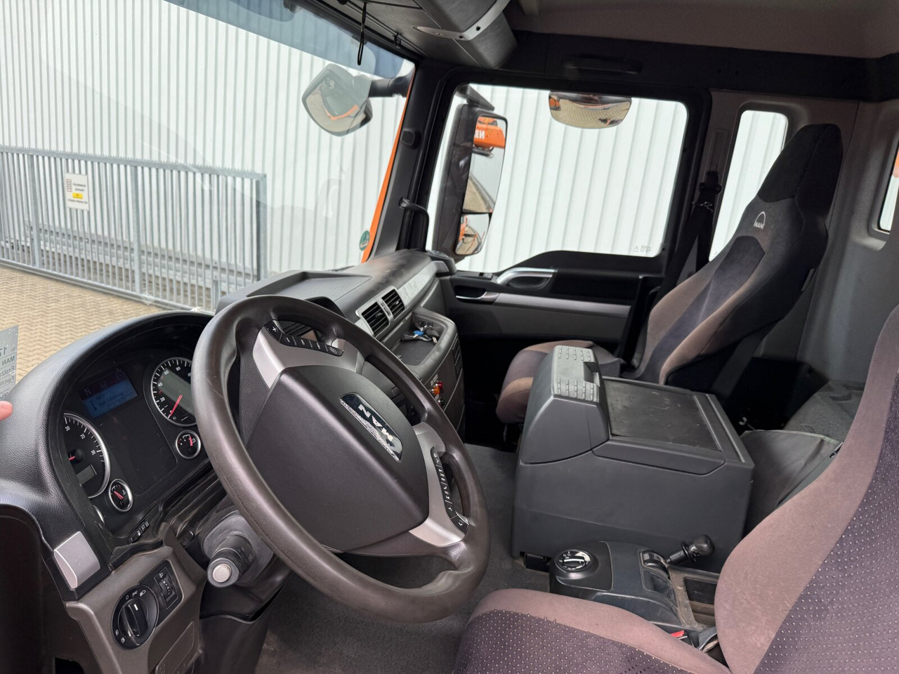 MAN TGS 28.440 6x2-4 BL TGS 28.440 6x2-4 BL, Lenk-/Liftachse, Kran Atlas 126.3E-A2L, Funk - Horgos rakodó teherautó, Darus autó: 5 kép. MAN TGS 28.440 6x2-4 BL TGS 28.440 6x2-4 BL, Lenk-/Liftachse, Kran Atlas 126.3E-A2L, Funk - Horgos rakodó teherautó, Darus autó: 5 kép.