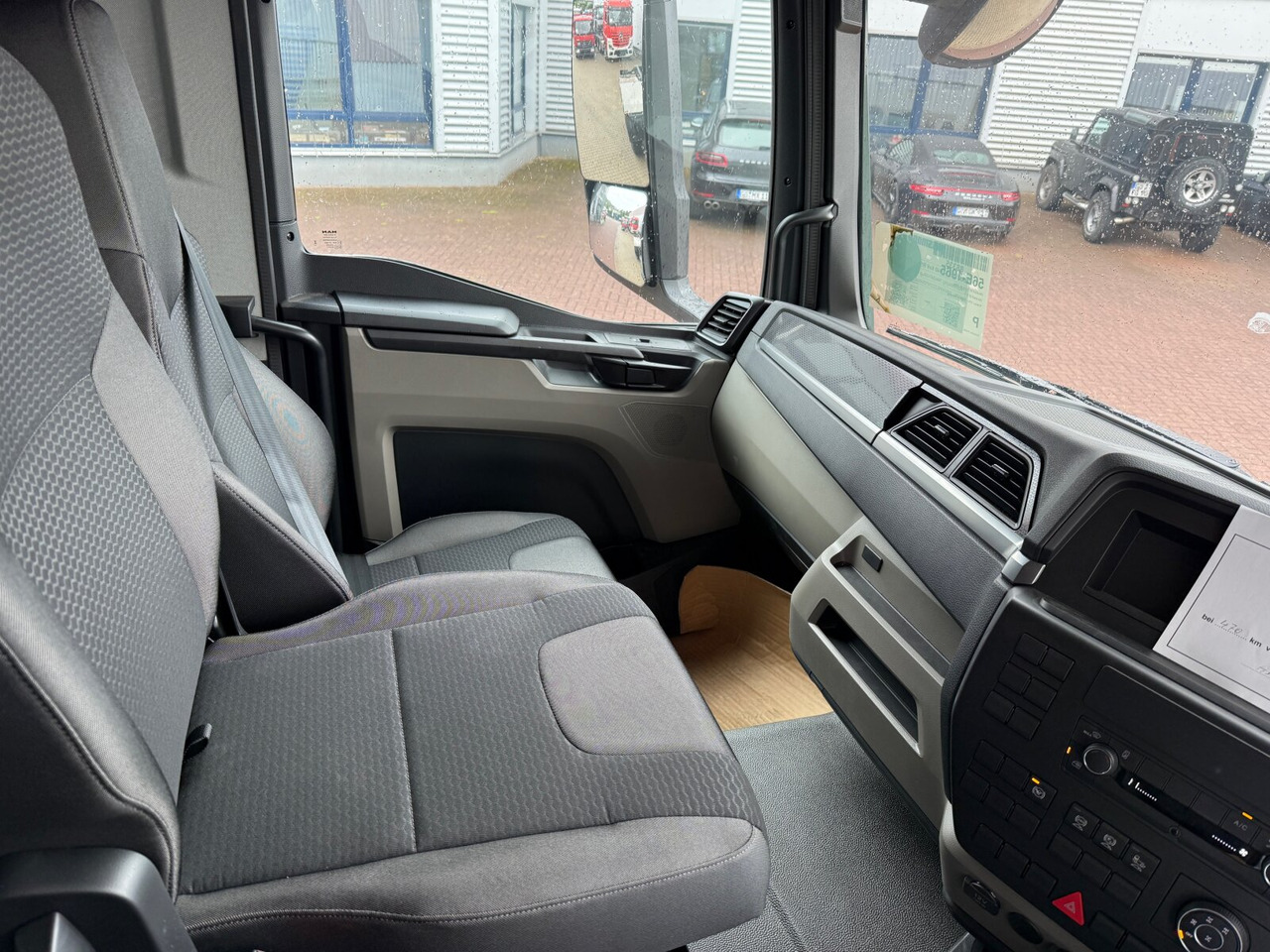 MAN TGS 33.440 6x6 BB CH RHD TGS 33.440 6x6 BB CH RHD, Euro2, Rechtslenker, Einzelbereifung - Alvaz teherautó: 5 kép. MAN TGS 33.440 6x6 BB CH RHD TGS 33.440 6x6 BB CH RHD, Euro2, Rechtslenker, Einzelbereifung - Alvaz teherautó: 5 kép.