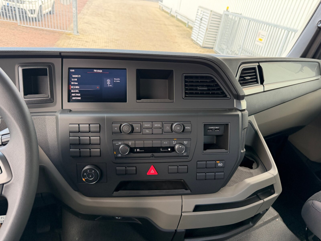 MAN TGS 33.440 6x6 BB CH TGS 33.440 6x6 BB CH, Hohe Bauart, Nebenantrieb - Alvaz teherautó: 3 kép. MAN TGS 33.440 6x6 BB CH TGS 33.440 6x6 BB CH, Hohe Bauart, Nebenantrieb - Alvaz teherautó: 3 kép.