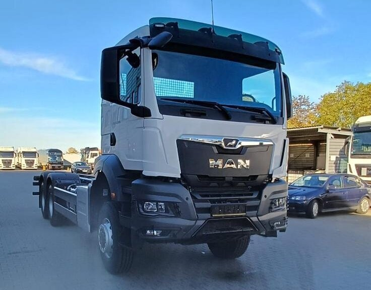 MAN TGS 33.440 6x6 BB CH TGS 33.440 6x6 BB CH, Hohe Bauart, Nebenantrieb - Alvaz teherautó: 3 kép. MAN TGS 33.440 6x6 BB CH TGS 33.440 6x6 BB CH, Hohe Bauart, Nebenantrieb - Alvaz teherautó: 3 kép.