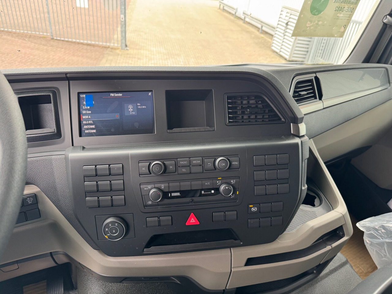 MAN TGS 33.480 6x6 BB CH TGS 33.480 6x6 BB CH, Hohe Bauart, Nebenantrieb - Alvaz teherautó: 5 kép. MAN TGS 33.480 6x6 BB CH TGS 33.480 6x6 BB CH, Hohe Bauart, Nebenantrieb - Alvaz teherautó: 5 kép.