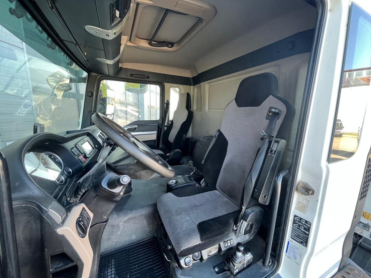 MAN TGS 35.460 8X4 BB TGS 35.460 8X4 BB, Meiller Bordmatik 13m³ - Billenőplatós teherautó: 5 kép. MAN TGS 35.460 8X4 BB TGS 35.460 8X4 BB, Meiller Bordmatik 13m³ - Billenőplatós teherautó: 5 kép.