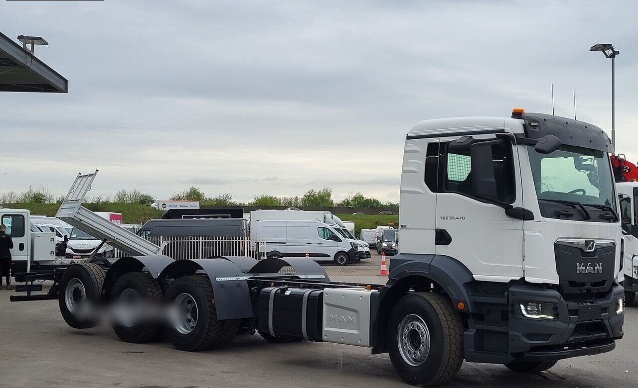 MAN TGS 35.470 8x4-4 BL TGS 35.470 8x4-4 BL, Lenk-/Liftachse, Navi, Nebenantrieb - Alvaz teherautó: 2 kép. MAN TGS 35.470 8x4-4 BL TGS 35.470 8x4-4 BL, Lenk-/Liftachse, Navi, Nebenantrieb - Alvaz teherautó: 2 kép.