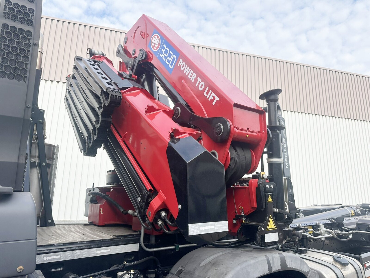 MAN TGS 35.480 8X4 BL TGS 35.480 8X4 BL, Intarder, Kran HMF 3220-K6, 4-fach Abstützung, Funk - Horgos rakodó teherautó, Darus autó: 3 kép. MAN TGS 35.480 8X4 BL TGS 35.480 8X4 BL, Intarder, Kran HMF 3220-K6, 4-fach Abstützung, Funk - Horgos rakodó teherautó, Darus autó: 3 kép.