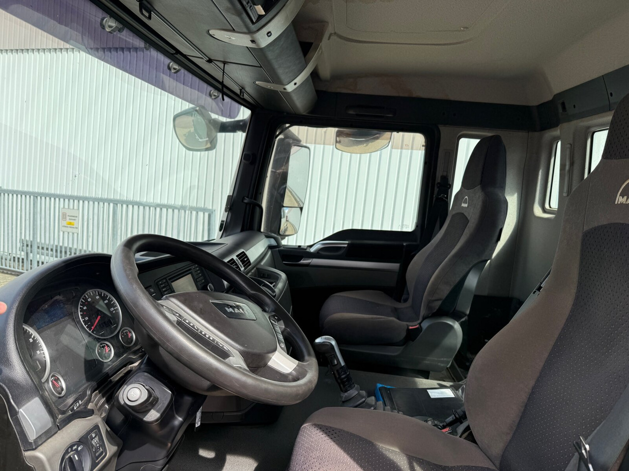 MAN TGS 35.480 8x4 BL TGS 35.480 8x4 BL, PriTarder, Navi - Horgos rakodó teherautó: 4 kép. MAN TGS 35.480 8x4 BL TGS 35.480 8x4 BL, PriTarder, Navi - Horgos rakodó teherautó: 4 kép.