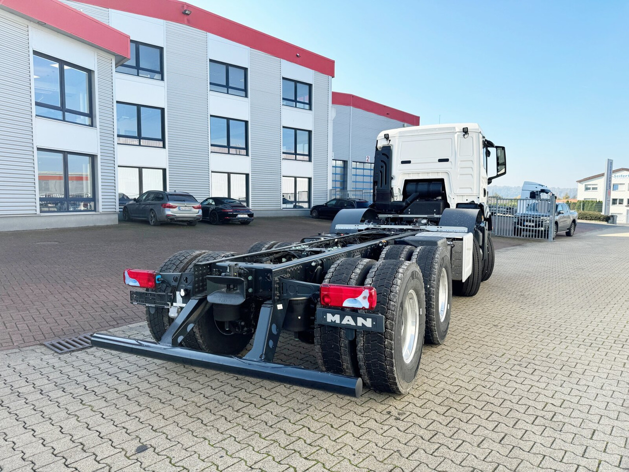 Új Dömper MAN TGS 35.480 8x6H BL CH TGS 35.480 8x6H BL CH, HydroDrive, Navi, Meiller Stahlmulde 18m³: 13 kép. Új Dömper MAN TGS 35.480 8x6H BL CH TGS 35.480 8x6H BL CH, HydroDrive, Navi, Meiller Stahlmulde 18m³: 13 kép.