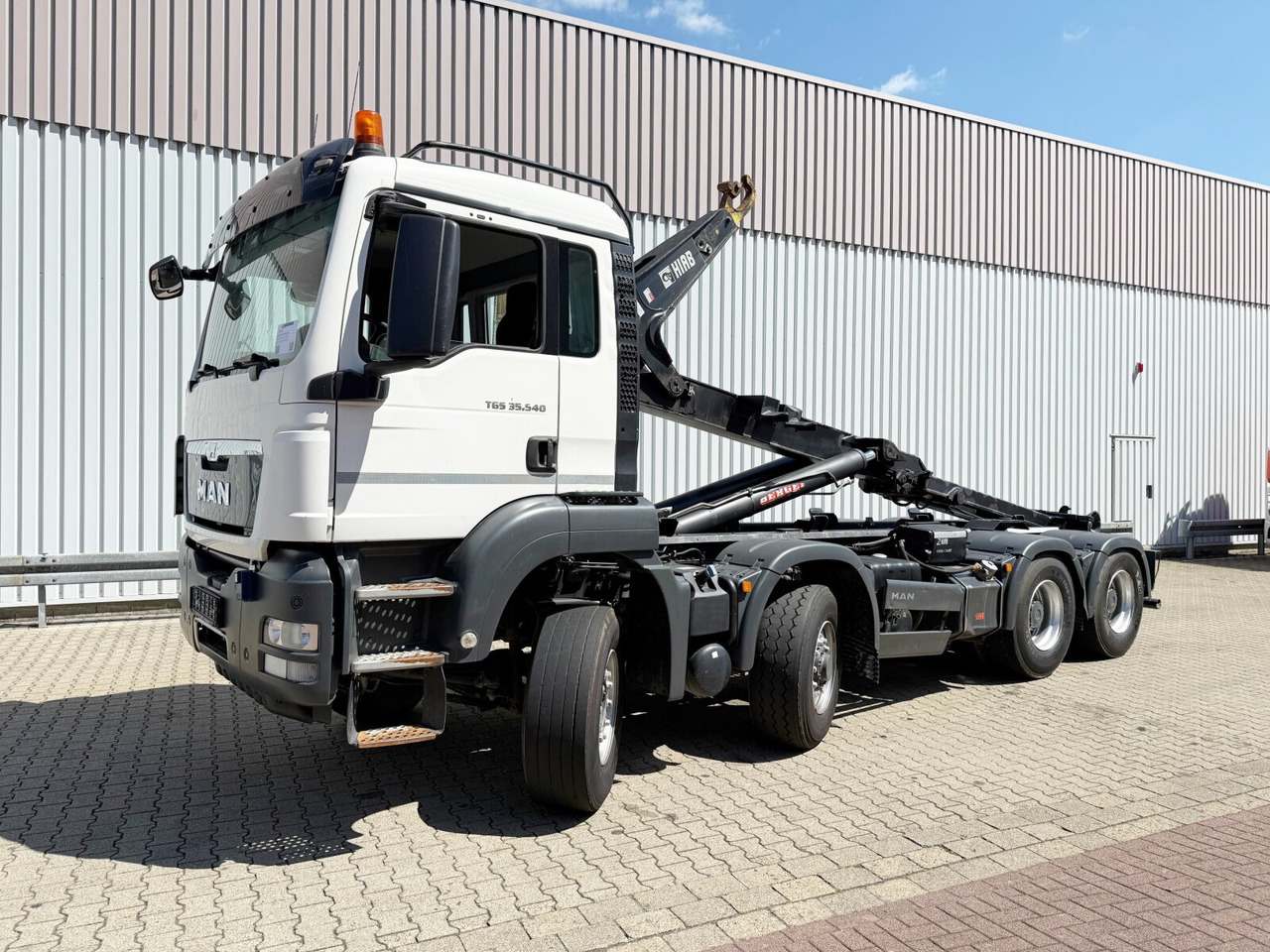 MAN TGS 35.540 8x6H BL TGS 35.540 8x6H BL, HydroDrive, PriTrader, Hiab Abrollkipper bis 7 m - Horgos rakodó teherautó: 1 kép. MAN TGS 35.540 8x6H BL TGS 35.540 8x6H BL, HydroDrive, PriTrader, Hiab Abrollkipper bis 7 m - Horgos rakodó teherautó: 1 kép.