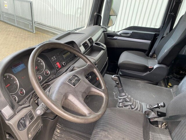 MAN TGS 40.400 6x4 BB TGS 40.400 6x4 BB mit 20.000l Tank - Tartályos teherautó: 5 kép. MAN TGS 40.400 6x4 BB TGS 40.400 6x4 BB mit 20.000l Tank - Tartályos teherautó: 5 kép.