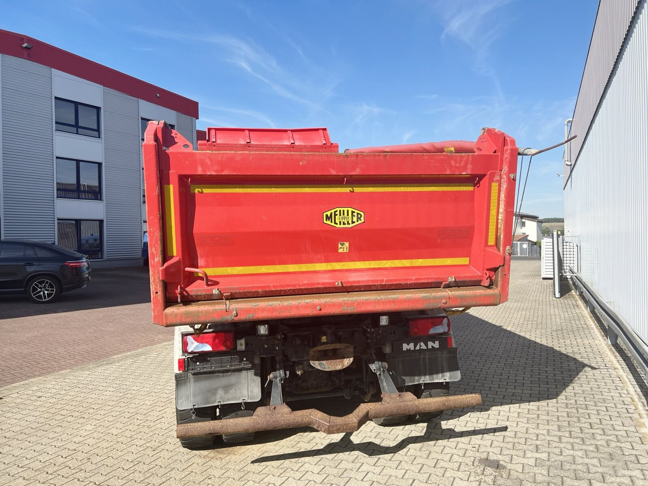 Billenőplatós teherautó MAN TGX 26.460 6X4 BB TGX 26.460 6X4 BB, Intarder, Standklima: 10 kép. Billenőplatós teherautó MAN TGX 26.460 6X4 BB TGX 26.460 6X4 BB, Intarder, Standklima: 10 kép.