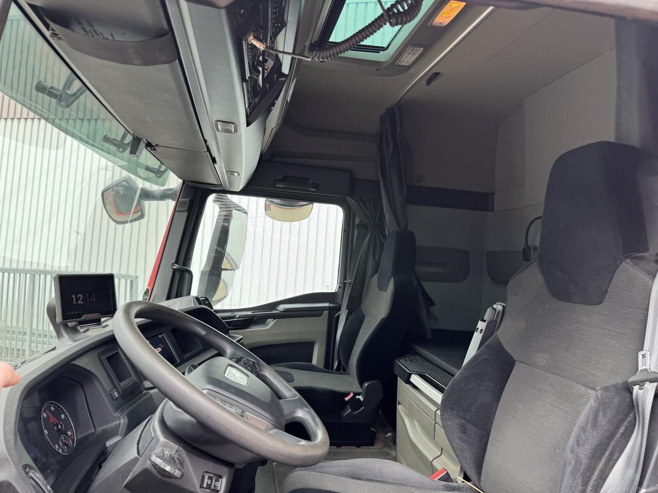 MAN TGX 26.470 6X2-4 BL TGX 26.470 6X2-4 BL, VDL 21-S 6200 Abrollkipper bis 7 m, , Lenk-/Liftachse, XLX-Fahrerhaus, Funk - Horgos rakodó teherautó: 3 kép. MAN TGX 26.470 6X2-4 BL TGX 26.470 6X2-4 BL, VDL 21-S 6200 Abrollkipper bis 7 m, , Lenk-/Liftachse, XLX-Fahrerhaus, Funk - Horgos rakodó teherautó: 3 kép.