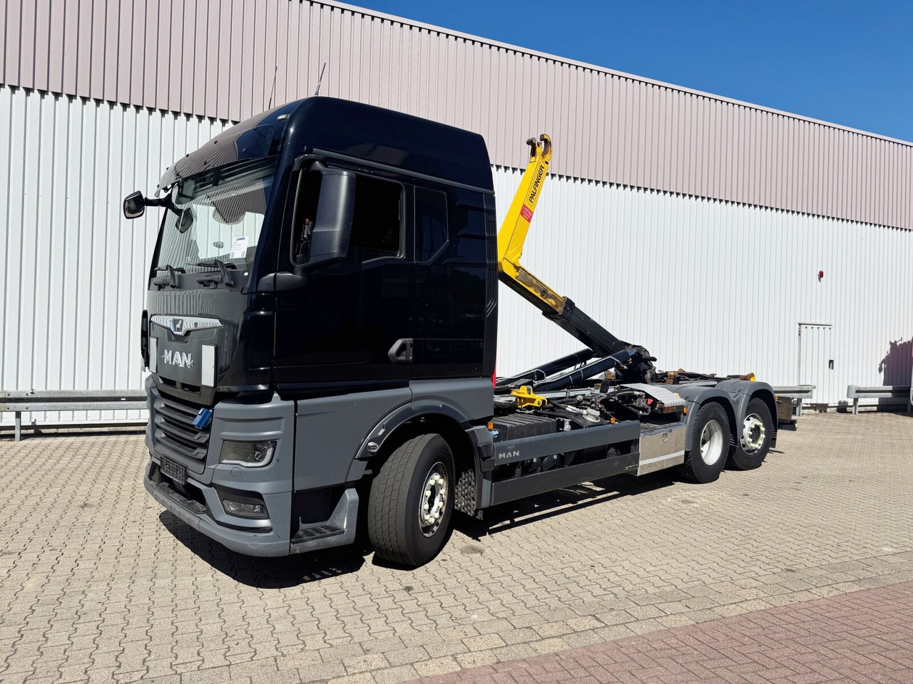 MAN TGX 26.510 6X2-4 BL TGX 26.510 6X2-4 BL, Lenk-/Liftachse, Funk - Horgos rakodó teherautó: 1 kép. MAN TGX 26.510 6X2-4 BL TGX 26.510 6X2-4 BL, Lenk-/Liftachse, Funk - Horgos rakodó teherautó: 1 kép.