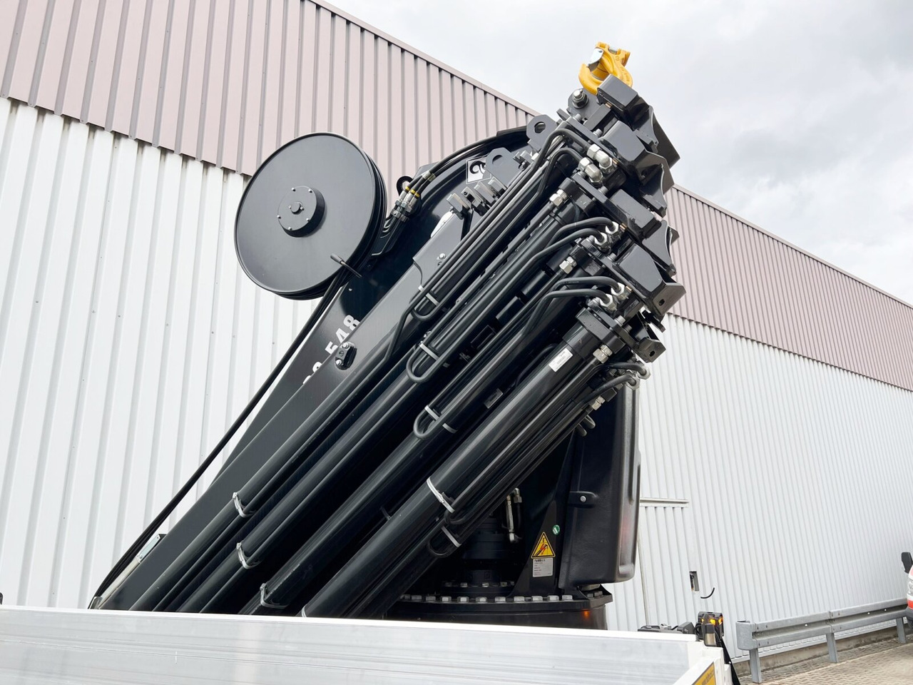 MAN TGX 26.510 6x2-4 LL CH TGX 26.510 6x2-4 LL, Kran Hiab X-HiPro 548 E-8, Lenk-/Liftachse, TwistLock 20Fuß, Funk, Retarder - Darus autó, Platós teherautó: 4 kép. MAN TGX 26.510 6x2-4 LL CH TGX 26.510 6x2-4 LL, Kran Hiab X-HiPro 548 E-8, Lenk-/Liftachse, TwistLock 20Fuß, Funk, Retarder - Darus autó, Platós teherautó: 4 kép.