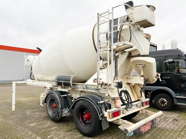 MÜLLER MITTELTAL SF32 mit Liebherr Betonmischer ca. 10m³ MÜLLER MITTELTAL SF32, Liebherr Betonmischer 10m³, 4x VORHANDEN , Liftachse - Betonkeverő félpótkocsi: 4 kép. MÜLLER MITTELTAL SF32 mit Liebherr Betonmischer ca. 10m³ MÜLLER MITTELTAL SF32, Liebherr Betonmischer 10m³, 4x VORHANDEN , Liftachse - Betonkeverő félpótkocsi: 4 kép.