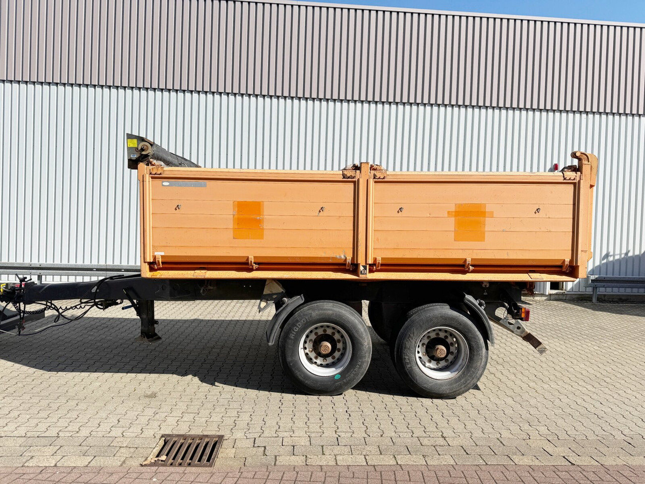 Meiller Meiller MZDA 18/2 Meiller MZDA 18/2, geteilte Alu-Bordwände, ca. 11m³ - Pótkocsi billenőplatós: 4 kép. Meiller Meiller MZDA 18/2 Meiller MZDA 18/2, geteilte Alu-Bordwände, ca. 11m³ - Pótkocsi billenőplatós: 4 kép.