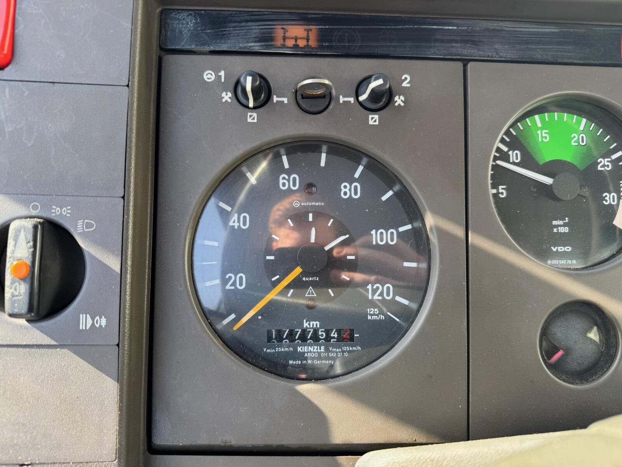 Mercedes-Benz 1314 K 4x2 1314 K 4x2, 6-Zylinder Motor, 2x AHK - Billenőplatós teherautó: 3 kép. Mercedes-Benz 1314 K 4x2 1314 K 4x2, 6-Zylinder Motor, 2x AHK - Billenőplatós teherautó: 3 kép.