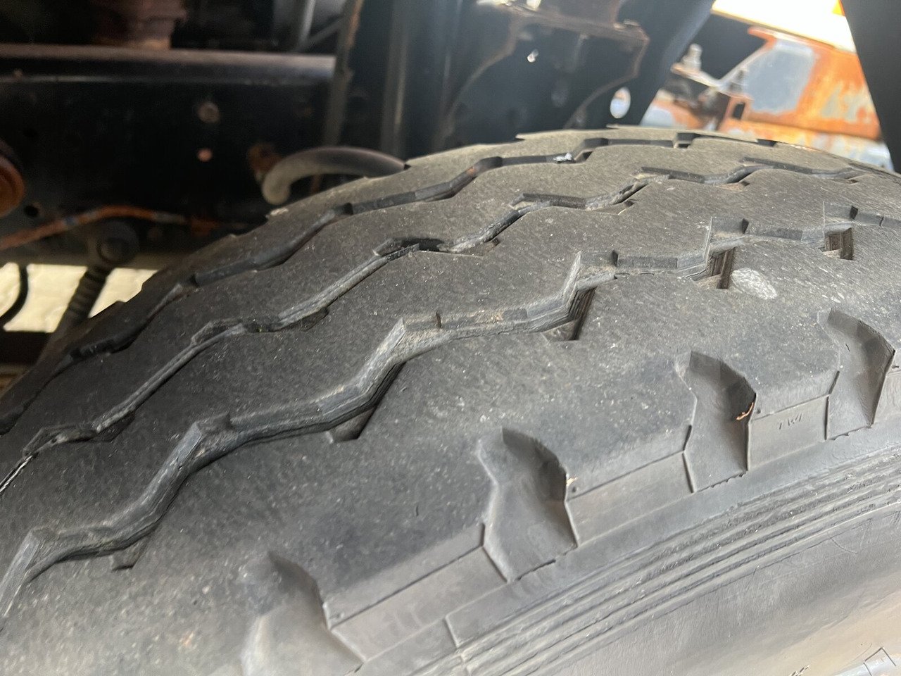 Mercedes-Benz 1617 C 4x2 1617 C 4x2, Winterdienstausstattung - Hóeltakarító gép: 2 kép. Mercedes-Benz 1617 C 4x2 1617 C 4x2, Winterdienstausstattung - Hóeltakarító gép: 2 kép.
