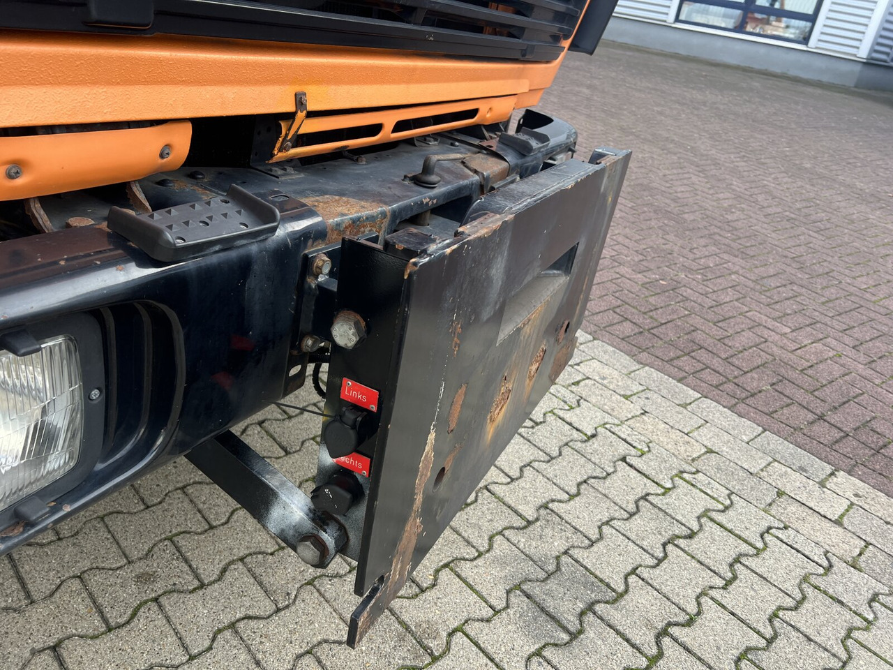 Mercedes-Benz 1617 C 4x2 1617 C 4x2, Winterdienstausstattung - Hóeltakarító gép: 4 kép. Mercedes-Benz 1617 C 4x2 1617 C 4x2, Winterdienstausstattung - Hóeltakarító gép: 4 kép.