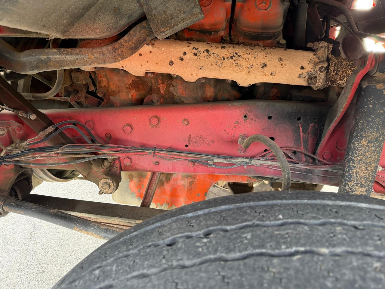 Mercedes-Benz - 2628 6 x 4 - Billenőplatós teherautó: 3 kép. Mercedes-Benz - 2628 6 x 4 - Billenőplatós teherautó: 3 kép.