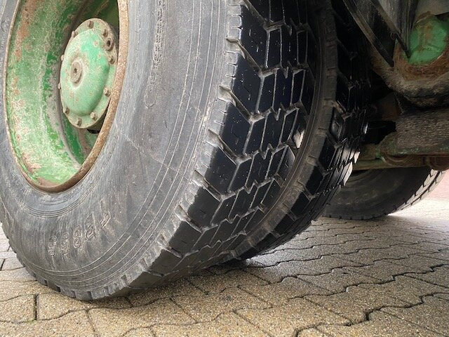 Mercedes-Benz 2635 6x4 2635 6x4, V8-Motor - Billenőplatós teherautó: 3 kép. Mercedes-Benz 2635 6x4 2635 6x4, V8-Motor - Billenőplatós teherautó: 3 kép.