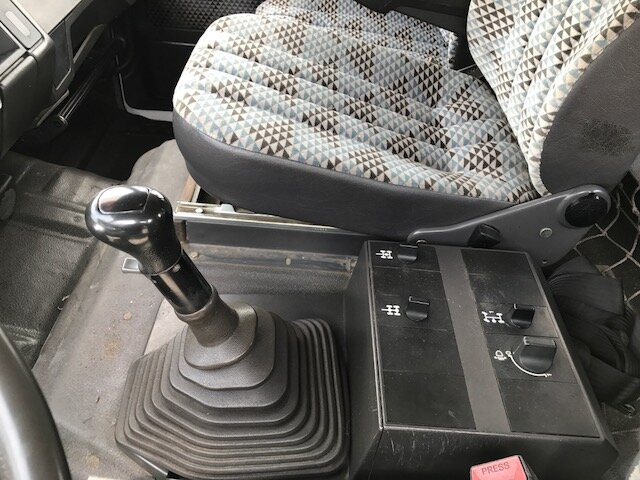 Darus autó, Platós teherautó Mercedes-Benz 2638 K 6x4 mit Heckkran Palfinger PK 68000 2638 K 6x4 mit Heckkran Palfinger PK 68000: 7 kép.