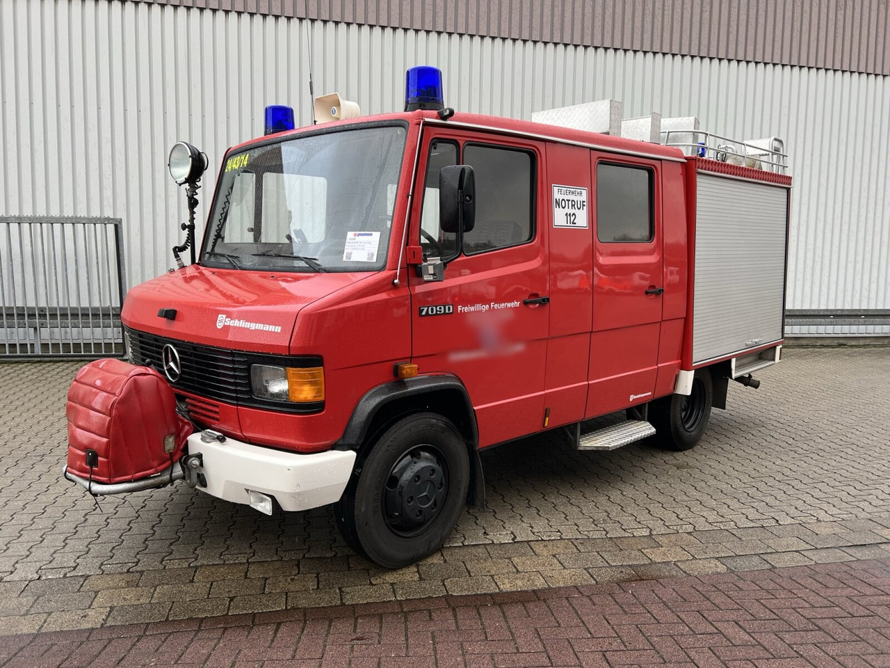 Mercedes-Benz 709 D 4x2 Doka 709 D 4x2 Doka, LF 8 - Tűzoltóautó: 1 kép. Mercedes-Benz 709 D 4x2 Doka 709 D 4x2 Doka, LF 8 - Tűzoltóautó: 1 kép.