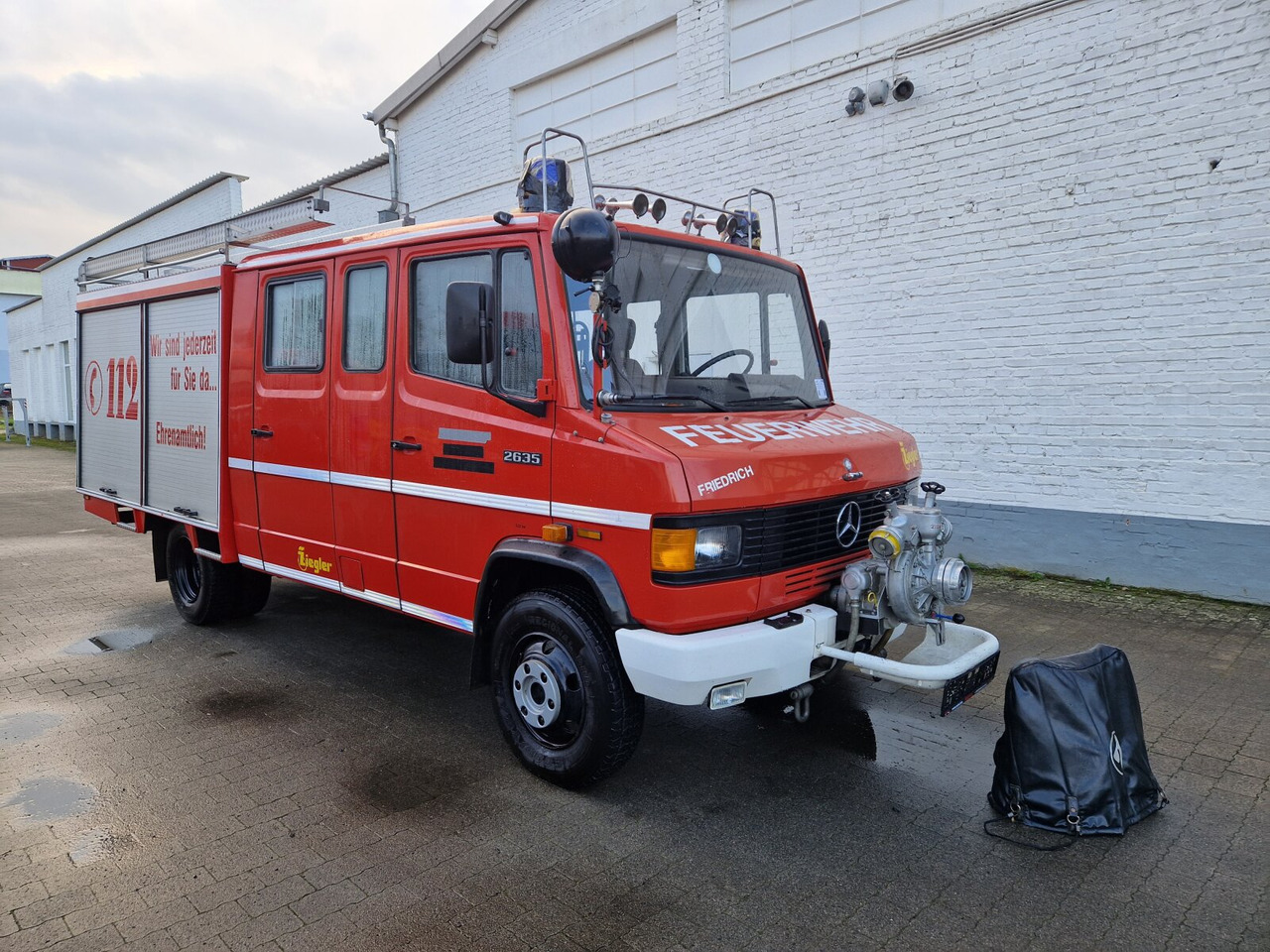 Mercedes-Benz 711 D 4x2 Doka 711 D 4x2 Doka, LF 8 - Tűzoltóautó: 1 kép. Mercedes-Benz 711 D 4x2 Doka 711 D 4x2 Doka, LF 8 - Tűzoltóautó: 1 kép.