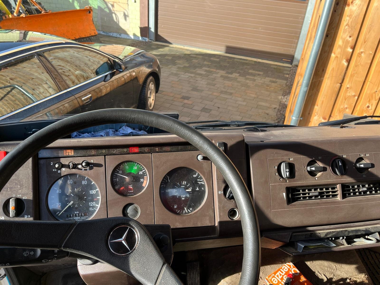 Mercedes-Benz 914 K 4x2 914 K 4x2 - Billenőplatós teherautó: 4 kép. Mercedes-Benz 914 K 4x2 914 K 4x2 - Billenőplatós teherautó: 4 kép.