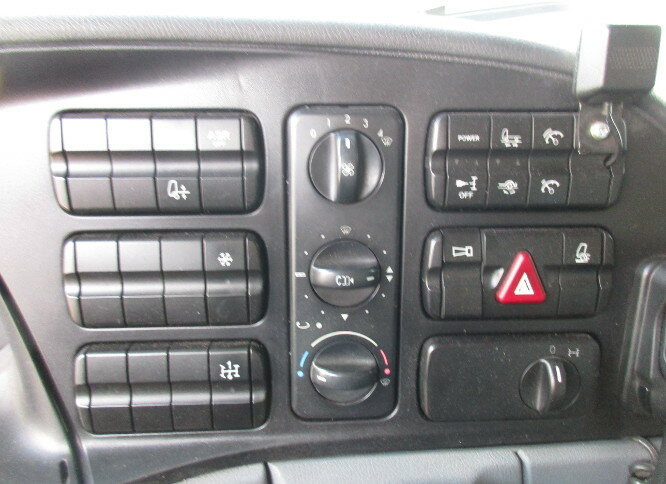 Mercedes-Benz Actros 1841L 4x2 1841L 4x2,Chassis mit Retarder - Alvaz teherautó: 3 kép. Mercedes-Benz Actros 1841L 4x2 1841L 4x2,Chassis mit Retarder - Alvaz teherautó: 3 kép.