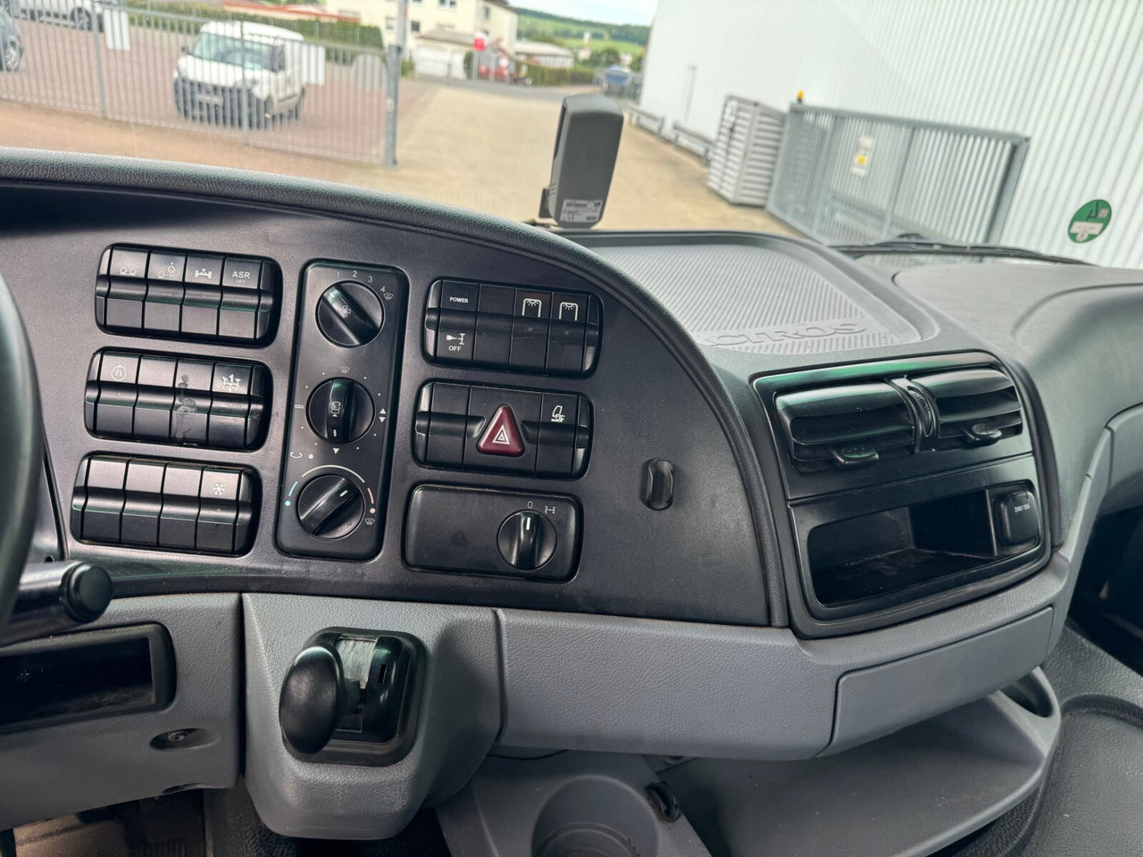 Mercedes-Benz Actros 2541 L 6x2 Actros 2541 L 6x2, Retader, Lenkachse - Horgos rakodó teherautó: 5 kép. Mercedes-Benz Actros 2541 L 6x2 Actros 2541 L 6x2, Retader, Lenkachse - Horgos rakodó teherautó: 5 kép.