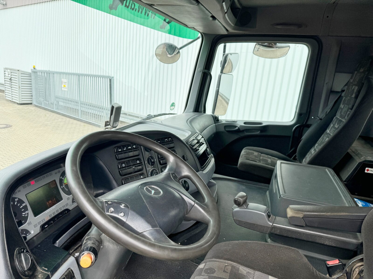Mercedes-Benz Actros 2541 L 6x2 Actros 2541 L 6x2, Retader, Lenkachse - Horgos rakodó teherautó: 2 kép. Mercedes-Benz Actros 2541 L 6x2 Actros 2541 L 6x2, Retader, Lenkachse - Horgos rakodó teherautó: 2 kép.