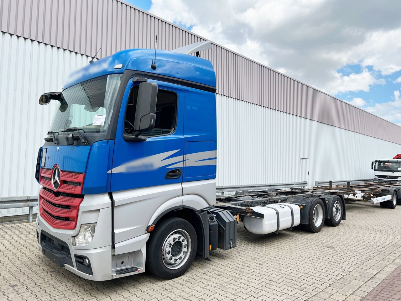 Mercedes-Benz Actros 2542/48 L/nR 6x2 Actros 2542/48 L/nR 6x2, Retarder, Standklima, StreamSpace, SoloStar - Cserefelépítményes teherautó: 1 kép. Mercedes-Benz Actros 2542/48 L/nR 6x2 Actros 2542/48 L/nR 6x2, Retarder, Standklima, StreamSpace, SoloStar - Cserefelépítményes teherautó: 1 kép.