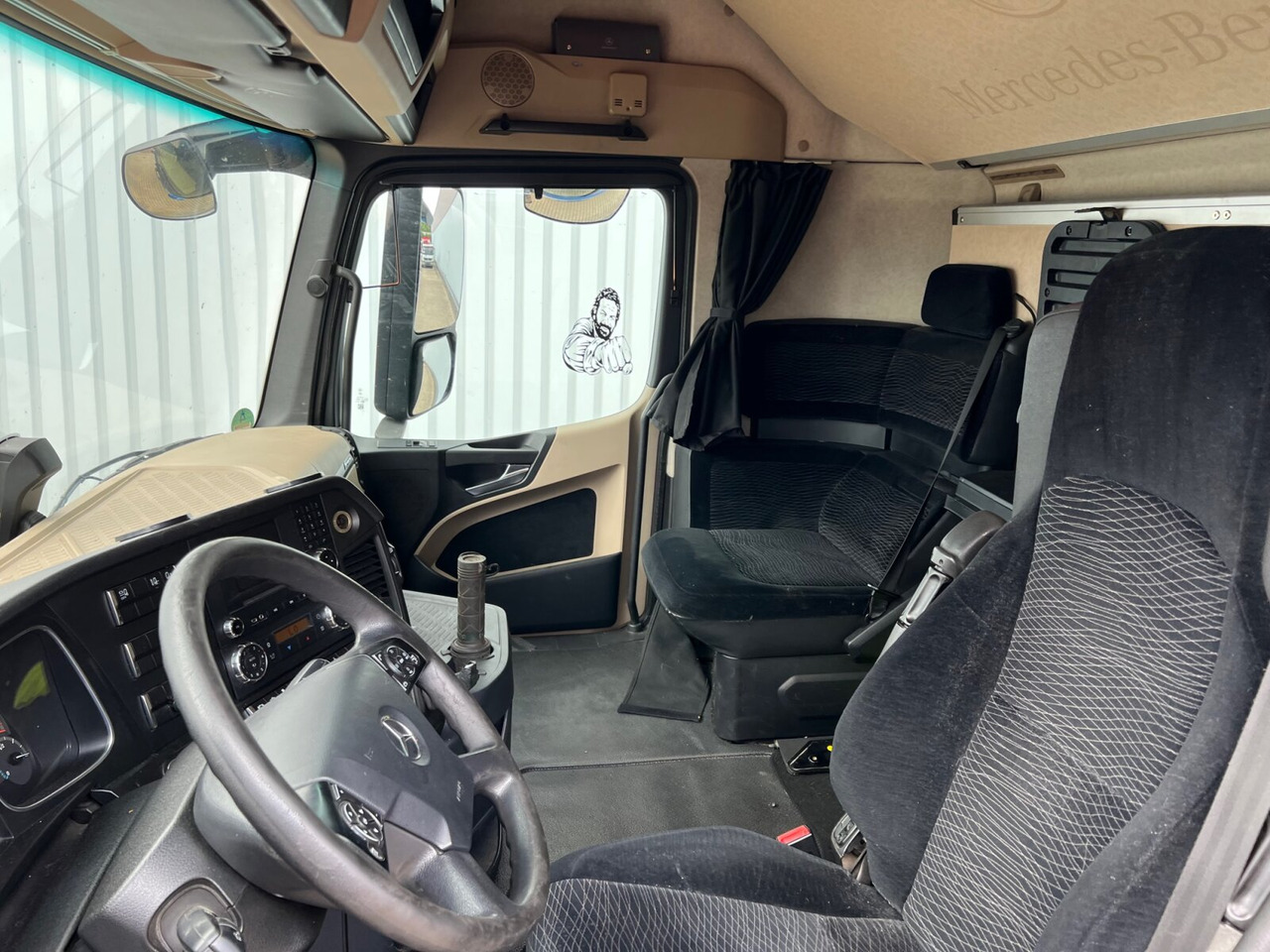 Mercedes-Benz Actros 2542 L/nR 6x2 Actros 2542 L/nR 6x2, Retarder, Standklima, StreamSpace, SoloStar - Cserefelépítményes teherautó: 2 kép. Mercedes-Benz Actros 2542 L/nR 6x2 Actros 2542 L/nR 6x2, Retarder, Standklima, StreamSpace, SoloStar - Cserefelépítményes teherautó: 2 kép.