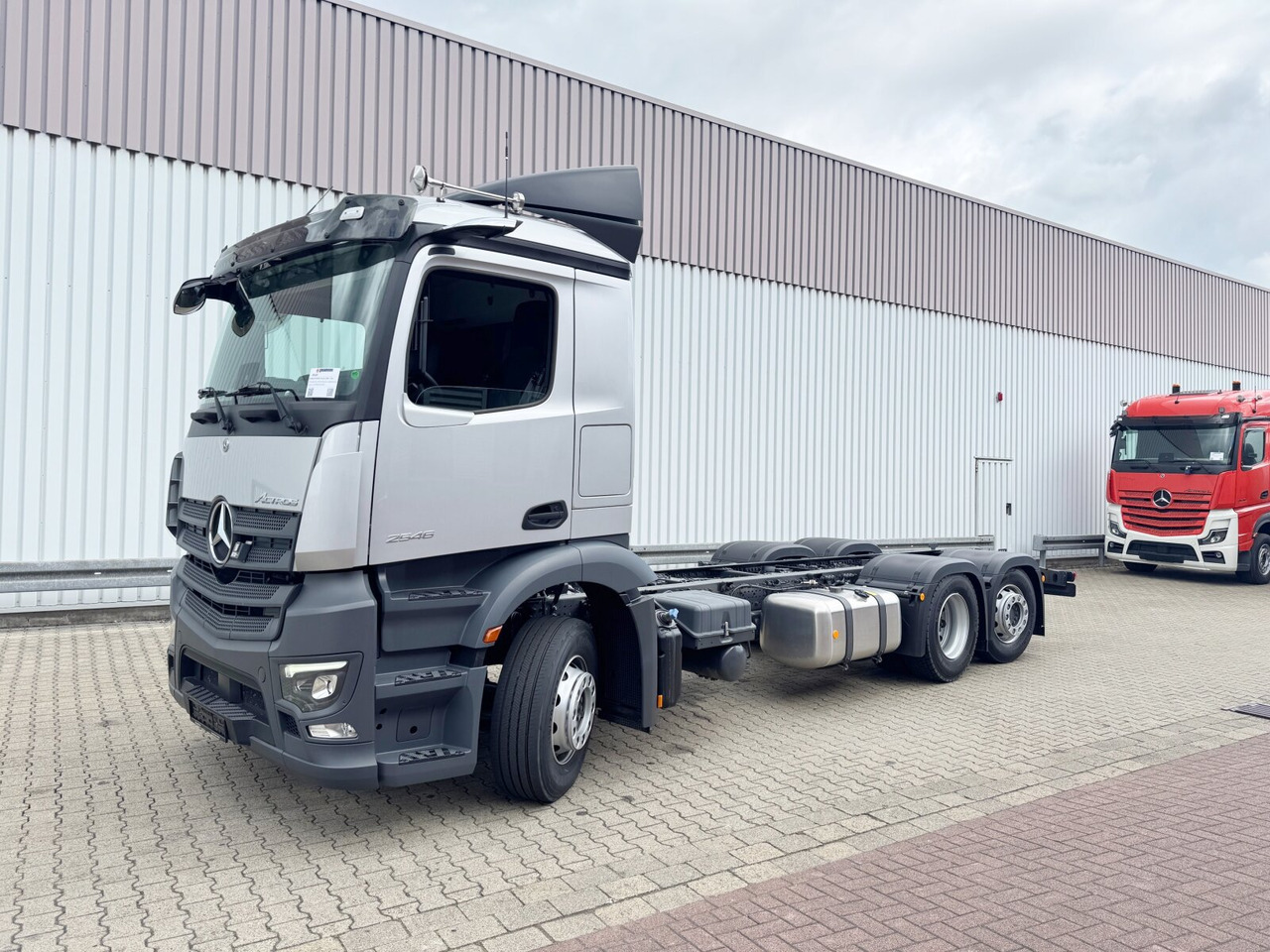 Mercedes-Benz Actros 2546 L 6x2 Actros 2546 L 6x2, Retarder, Lenk-/Lift, LED, Navi, ADR, MirrorCam, MultimediaCockpit - Alvaz teherautó: 1 kép. Mercedes-Benz Actros 2546 L 6x2 Actros 2546 L 6x2, Retarder, Lenk-/Lift, LED, Navi, ADR, MirrorCam, MultimediaCockpit - Alvaz teherautó: 1 kép.