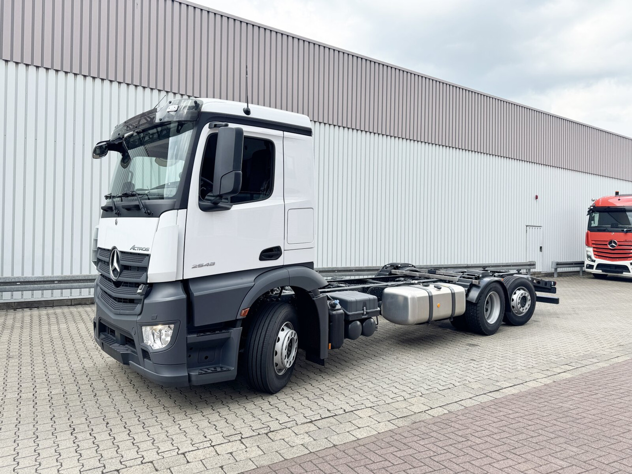 Mercedes-Benz Actros 2548 L 6x2 Actros 2548 L 6x2, Retarder, Lenk-/Liftachse - Alvaz teherautó: 1 kép. Mercedes-Benz Actros 2548 L 6x2 Actros 2548 L 6x2, Retarder, Lenk-/Liftachse - Alvaz teherautó: 1 kép.
