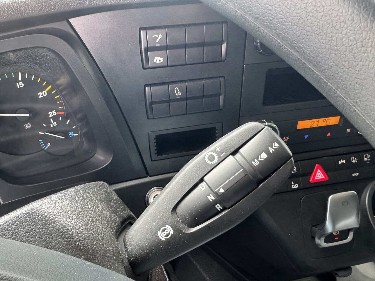 Mercedes-Benz Actros 2548 L 6x2 Actros 2548 L 6x2, Retarder, Lenk-/Liftachse - Horgos rakodó teherautó: 5 kép. Mercedes-Benz Actros 2548 L 6x2 Actros 2548 L 6x2, Retarder, Lenk-/Liftachse - Horgos rakodó teherautó: 5 kép.