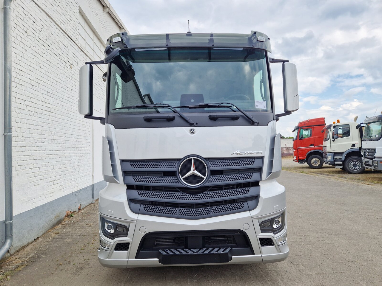 Mercedes-Benz Actros 2553 LL 6x2 Actros 2553 LL 6x2/46, Retarder, Liftachse, MultimediaCockpit, LED, Navi - Horgos rakodó teherautó: 3 kép. Mercedes-Benz Actros 2553 LL 6x2 Actros 2553 LL 6x2/46, Retarder, Liftachse, MultimediaCockpit, LED, Navi - Horgos rakodó teherautó: 3 kép.