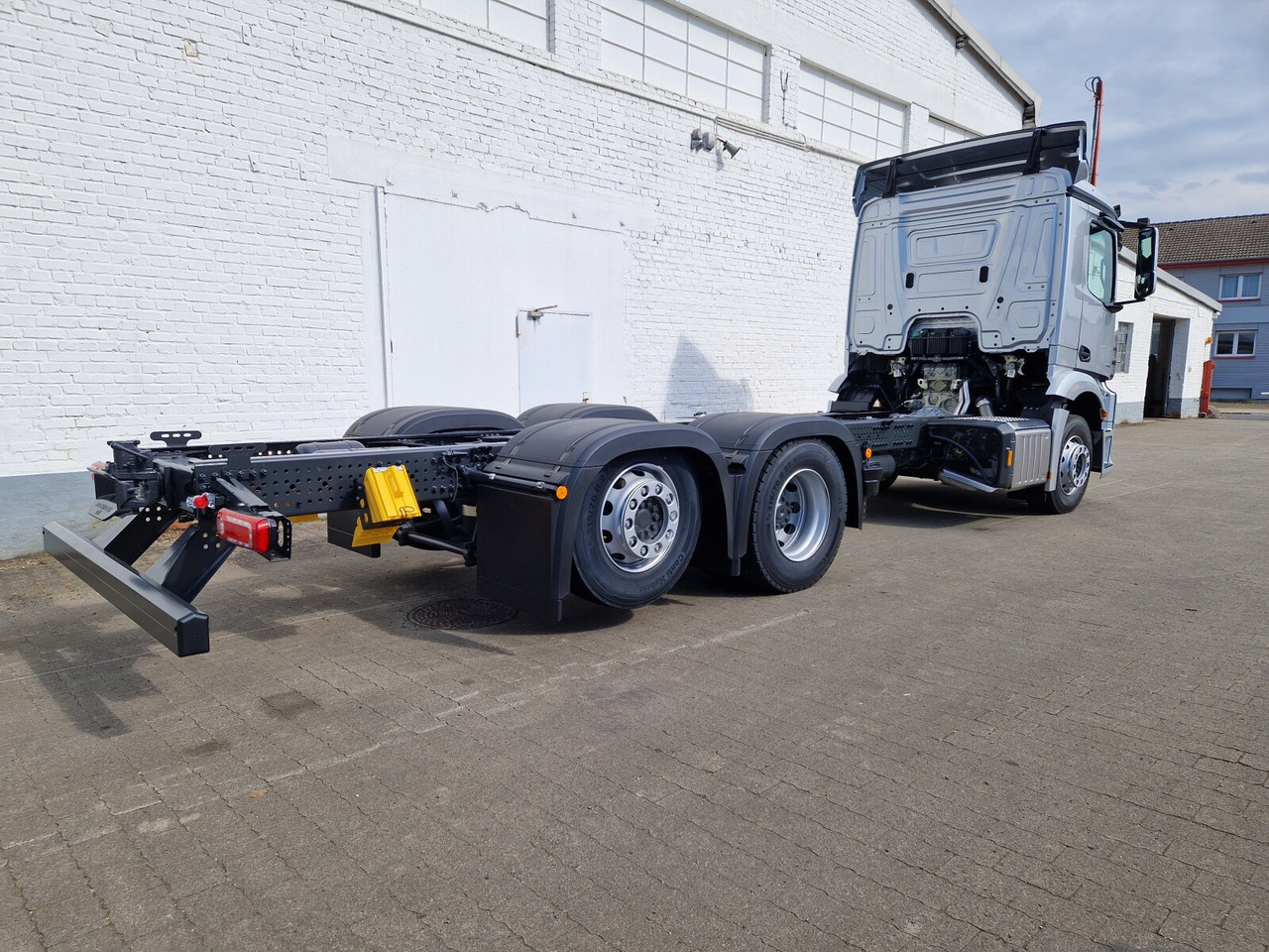 Új Alvaz teherautó Mercedes-Benz Actros 2553 LL 6x2 Actros 2553 LL 6x2, Retarder, Liftachse, MultimediaCockpit, LED, Navi: 7 kép.