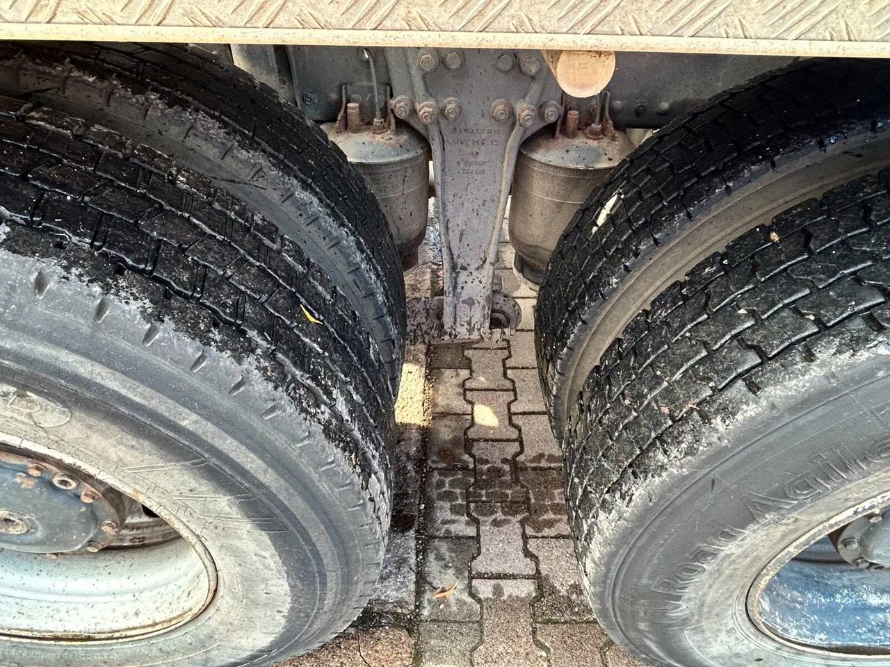 Mercedes-Benz Actros 2644 L 6x4 Actros 2644 L 6x4 - Horgos rakodó teherautó: 4 kép. Mercedes-Benz Actros 2644 L 6x4 Actros 2644 L 6x4 - Horgos rakodó teherautó: 4 kép.