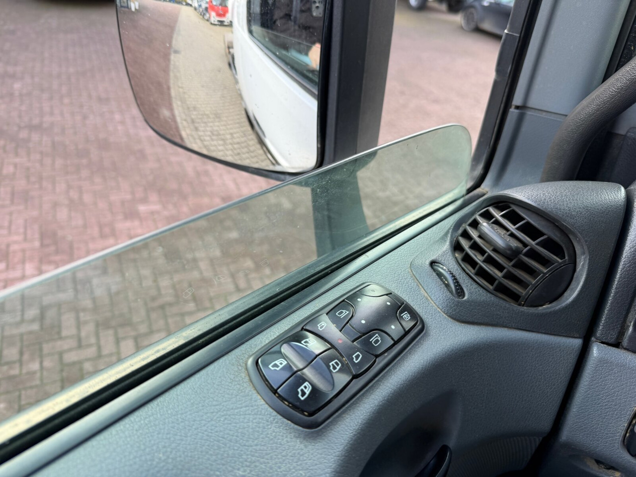 Mercedes-Benz Actros 2644 L 6x4 Actros 2644 L 6x4 - Alvaz teherautó: 2 kép. Mercedes-Benz Actros 2644 L 6x4 Actros 2644 L 6x4 - Alvaz teherautó: 2 kép.