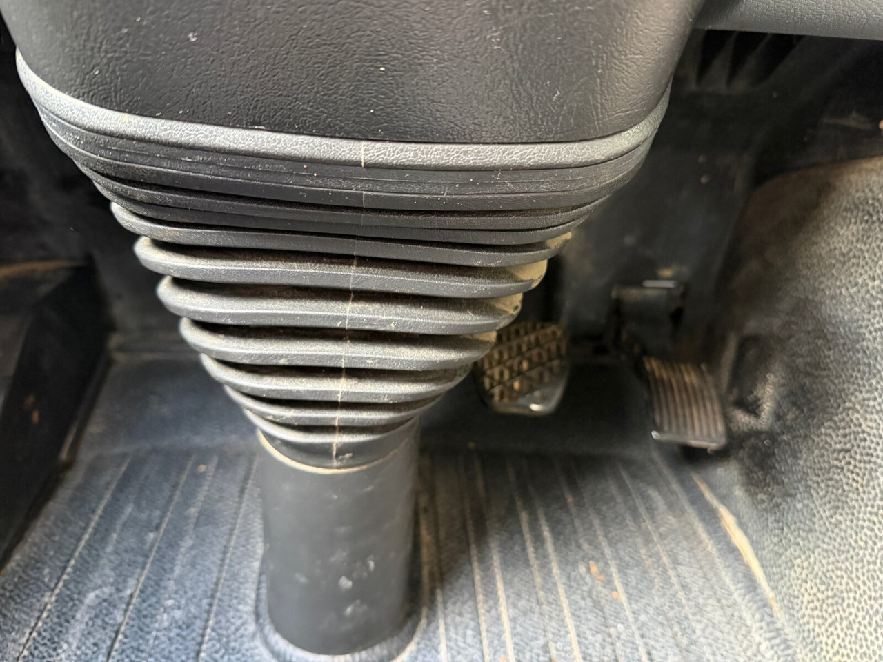 Mercedes-Benz Actros 2644 L 6x4 Actros 2644 L 6x4 - Horgos rakodó teherautó: 3 kép. Mercedes-Benz Actros 2644 L 6x4 Actros 2644 L 6x4 - Horgos rakodó teherautó: 3 kép.