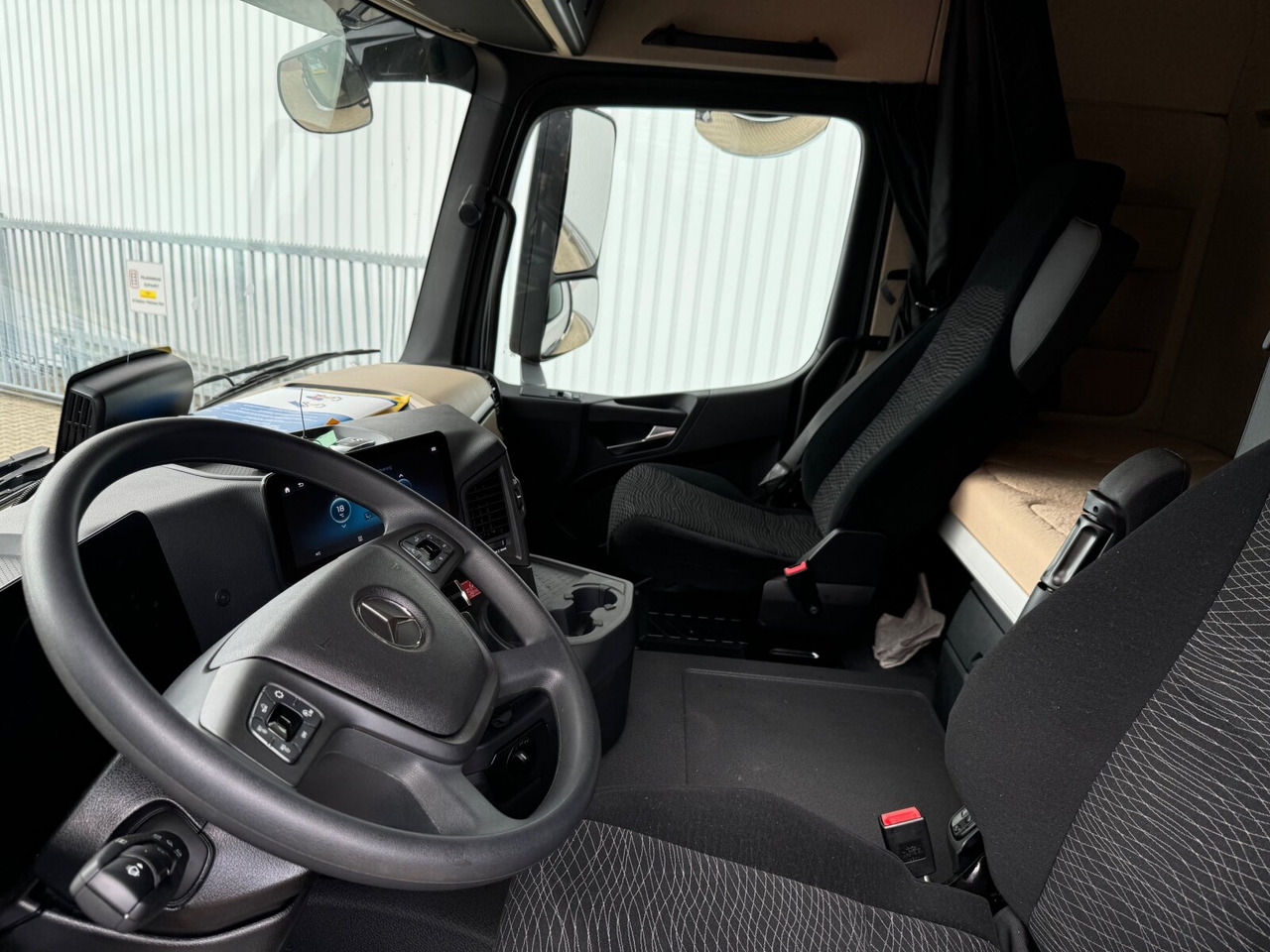 Mercedes-Benz Actros 2645 L 6x4 Actros 2645 L 6x4, MultimediaCockpit, Motorabtrieb, Funk - Horgos rakodó teherautó: 3 kép. Mercedes-Benz Actros 2645 L 6x4 Actros 2645 L 6x4, MultimediaCockpit, Motorabtrieb, Funk - Horgos rakodó teherautó: 3 kép.
