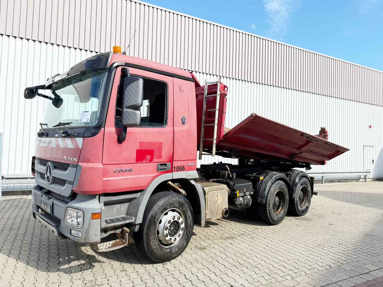 Mercedes-Benz Actros 2646 K 6x4 Actros 2646 K 6x4, Retarder, Bordmatik - Billenőplatós teherautó: 1 kép. Mercedes-Benz Actros 2646 K 6x4 Actros 2646 K 6x4, Retarder, Bordmatik - Billenőplatós teherautó: 1 kép.