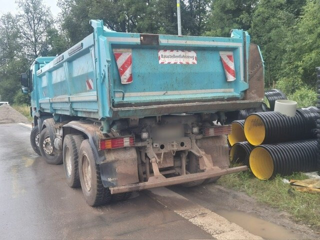 Mercedes-Benz Actros 3241 K 8x4/4 Actros 3241 K 8x4/4, Bordmatik - Billenőplatós teherautó: 4 kép. Mercedes-Benz Actros 3241 K 8x4/4 Actros 3241 K 8x4/4, Bordmatik - Billenőplatós teherautó: 4 kép.