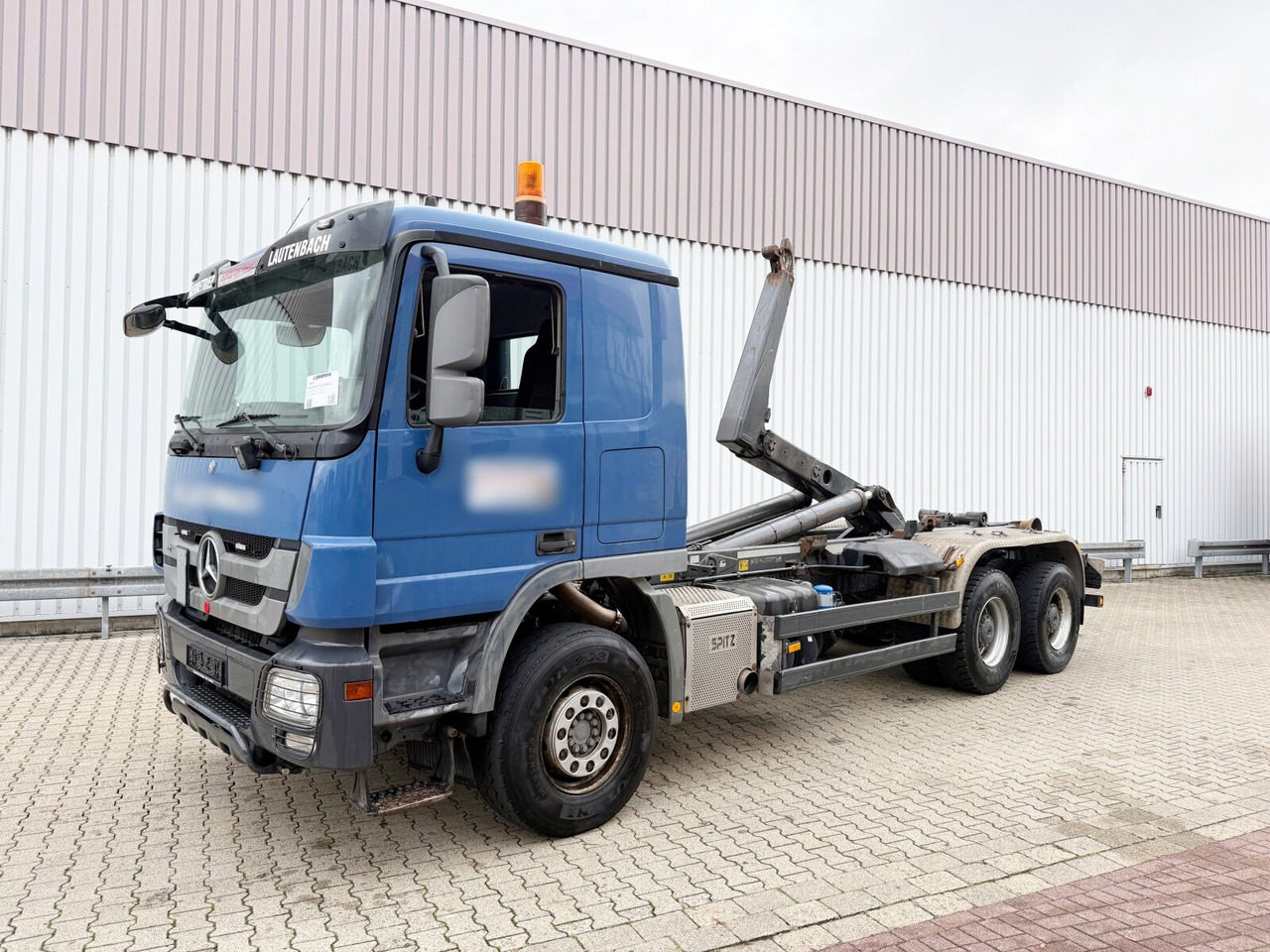 Mercedes-Benz Actros 3346 6x4 Actros 3346 6x4, Retarder - Horgos rakodó teherautó: 1 kép. Mercedes-Benz Actros 3346 6x4 Actros 3346 6x4, Retarder - Horgos rakodó teherautó: 1 kép.