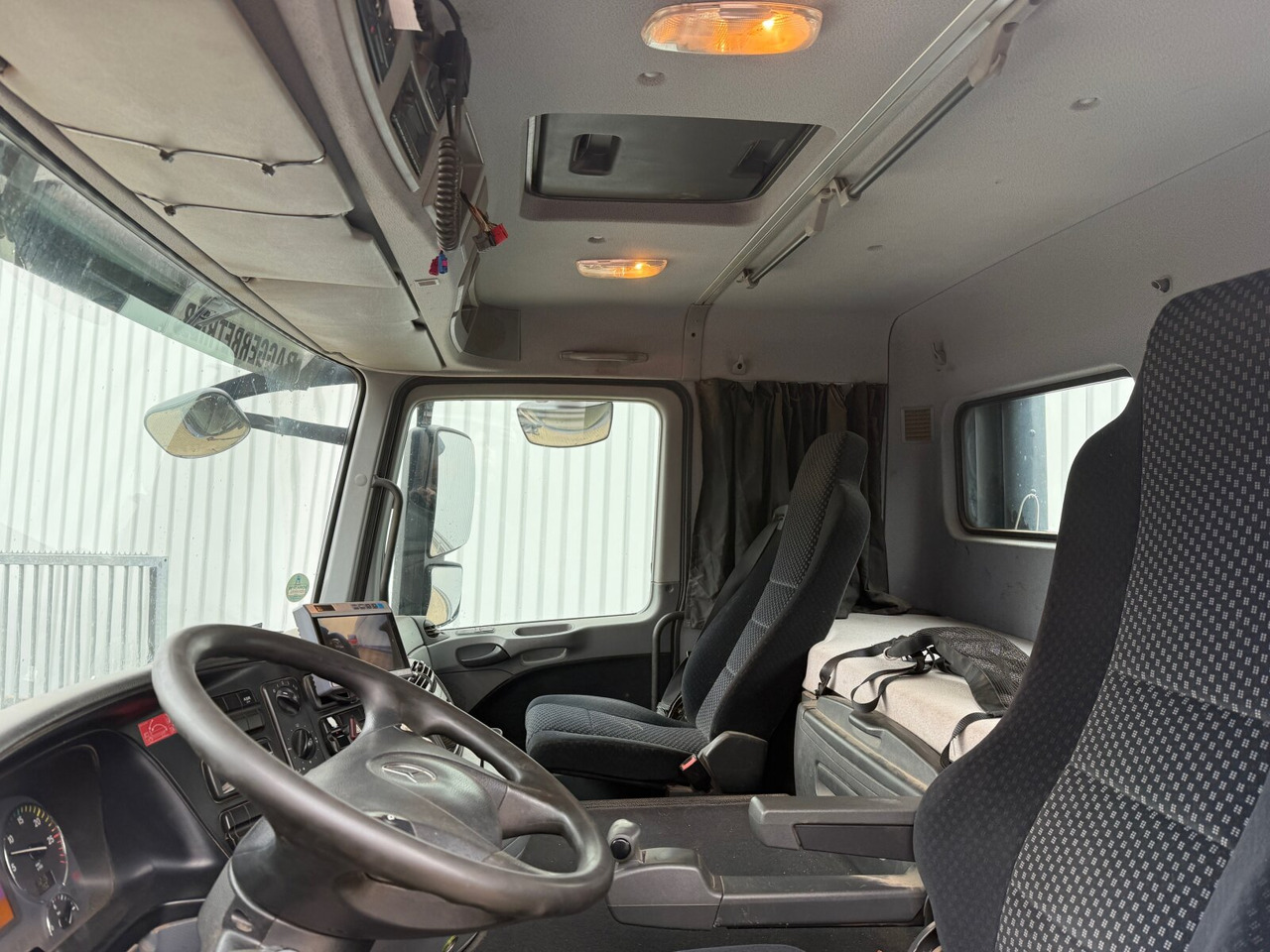 Mercedes-Benz Actros 3346 6x4 Actros 3346 6x4, Retarder - Horgos rakodó teherautó: 2 kép. Mercedes-Benz Actros 3346 6x4 Actros 3346 6x4, Retarder - Horgos rakodó teherautó: 2 kép.