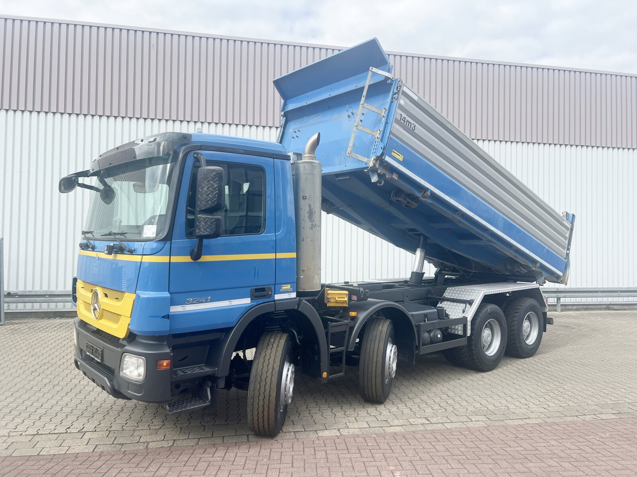 Mercedes-Benz Actros MP 3, 3241/8x4, Actros MP 3, 3241/8x4, Alukipper Bordmatik, Kli-Ret - Billenőplatós teherautó: 1 kép. Mercedes-Benz Actros MP 3, 3241/8x4, Actros MP 3, 3241/8x4, Alukipper Bordmatik, Kli-Ret - Billenőplatós teherautó: 1 kép.